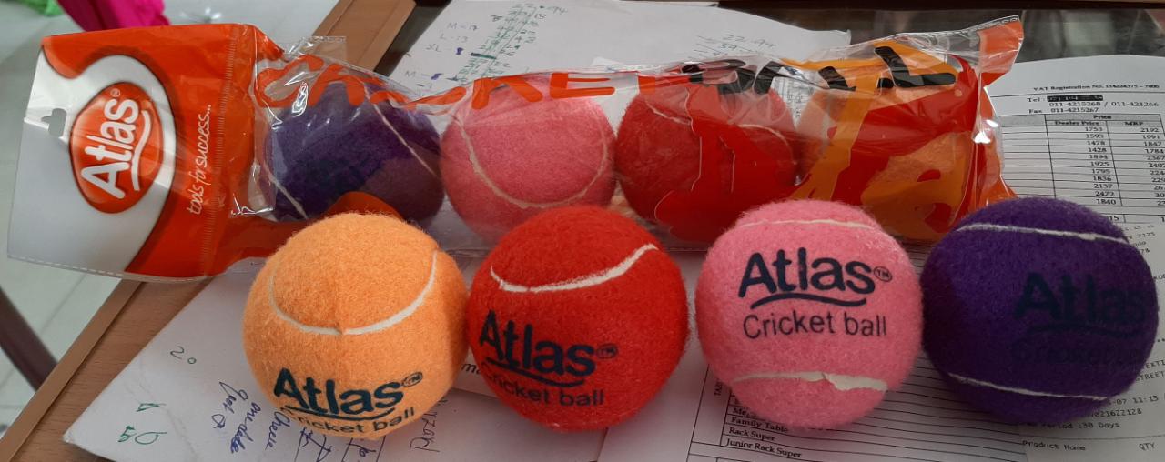 Atlas Cricket Ball colour